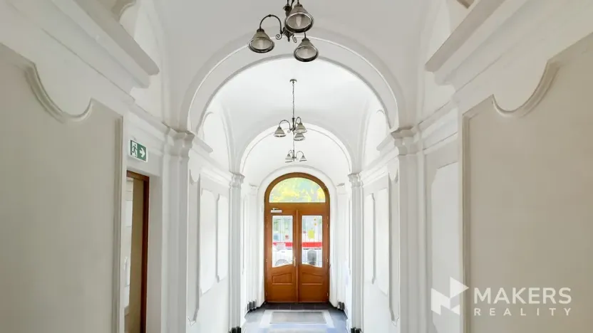 Pronájem kanceláře, Praha - Nové Město, Karlovo náměstí, 128 m2