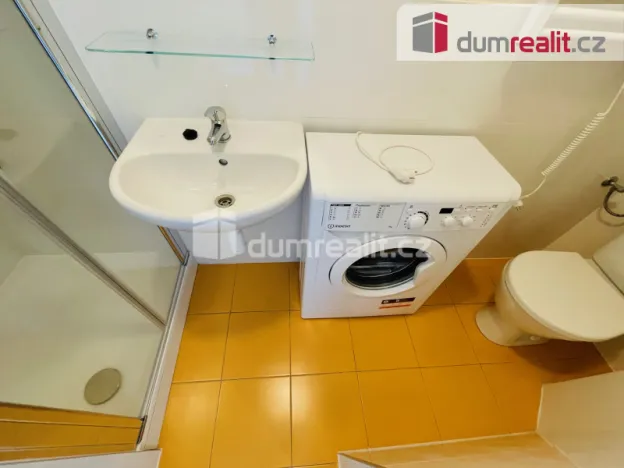 Pronájem bytu 1+kk, Praha - Smíchov, Na Skalce, 22 m2