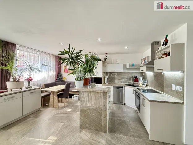 Prodej bytu 3+kk, Štětí, Obchodní, 72 m2