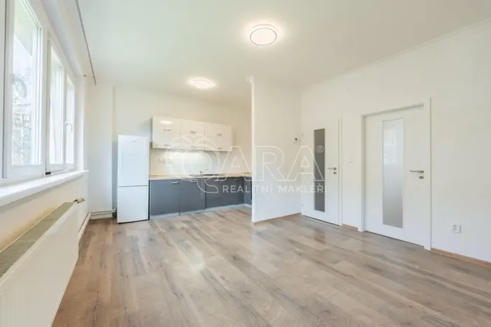 Pronájem bytu 2+kk, Praha - Krč, Humpolecká, 42 m2