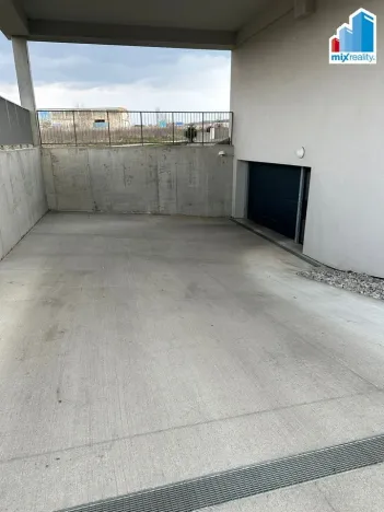 Pronájem garážového stání, Plzeň, Diamantová, 12 m2