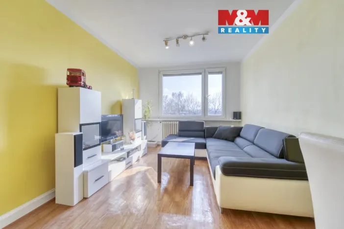 Prodej bytu 2+kk, Žebrák, Sídliště, 39 m2