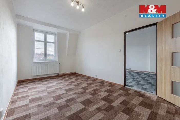 Prodej bytu 2+1, Karlovy Vary - Rybáře, Lad. Koubka, 50 m2