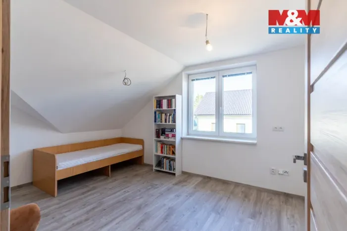 Prodej rodinného domu, Okrouhlá, 222 m2