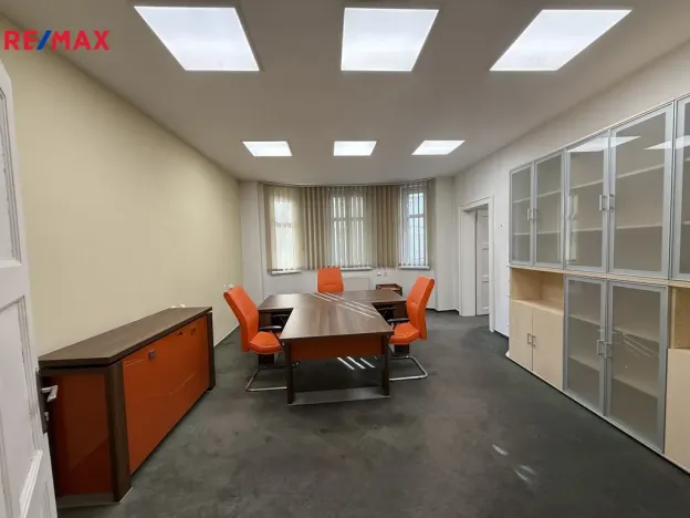 Pronájem kanceláře, Ostrava - Slezská Ostrava, náměstí Jurije Gagarina, 165 m2