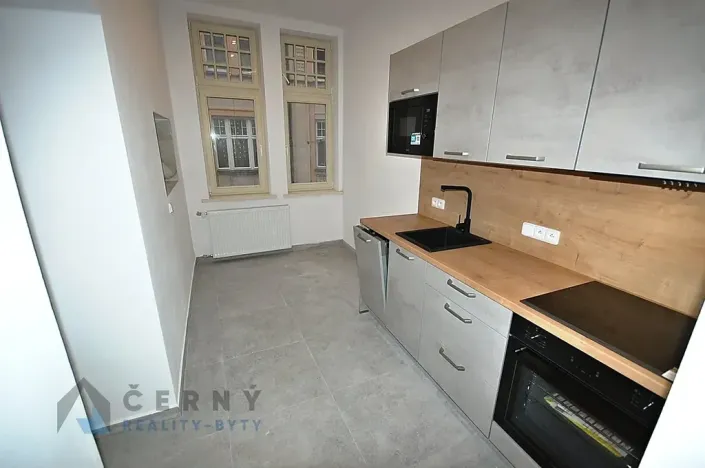 Prodej bytu 2+1, Liberec, Liliová, 149 m2