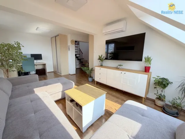 Prodej bytu 4+1, Praha - Březiněves, Bezinková, 110 m2