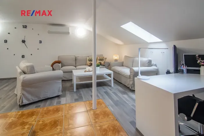 Prodej rodinného domu, Milovice, 249 m2