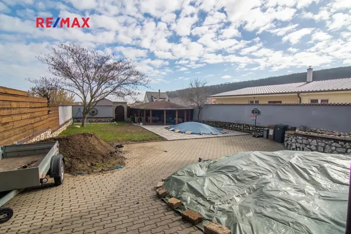 Prodej rodinného domu, Milovice, 249 m2