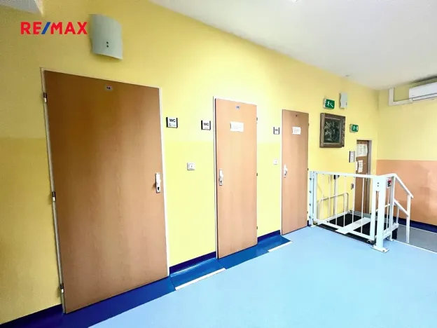 Pronájem kanceláře, Kyjov, Masarykovo náměstí, 21 m2