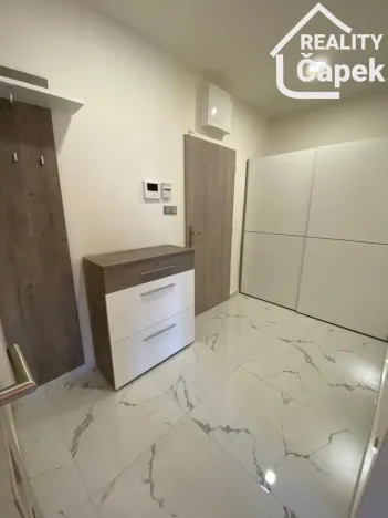 Pronájem bytu 2+kk, Ostrava - Poruba, Hlavní třída, 59 m2