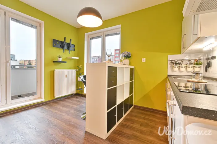 Pronájem bytu 1+kk, Praha - Záběhlice, Mikanova, 33 m2