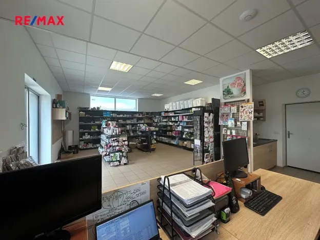 Pronájem skladu, Rašovice, 415 m2