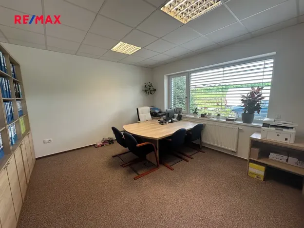 Pronájem skladu, Rašovice, 415 m2