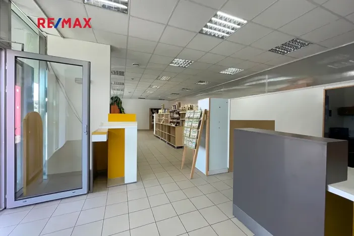 Pronájem obchodního prostoru, Břeclav, Lidická, 123 m2