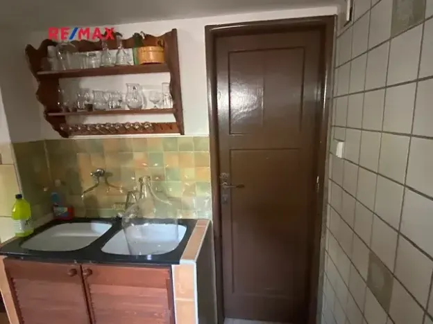 Prodej vinného sklepa, Moravany, 60 m2