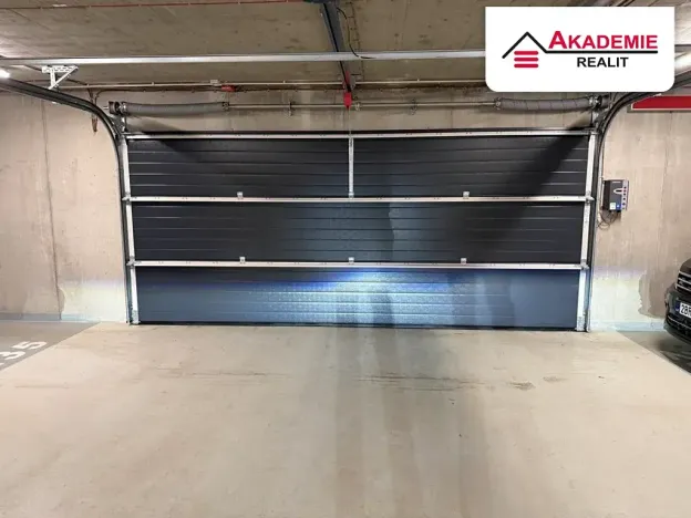 Prodej garážového stání, Brno, Střední, 14 m2