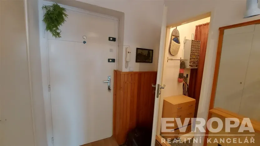 Pronájem bytu 2+1, Praha - Kobylisy, Kobyliské náměstí, 66 m2