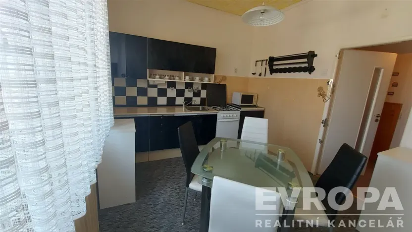 Pronájem bytu 2+1, Praha - Kobylisy, Kobyliské náměstí, 66 m2