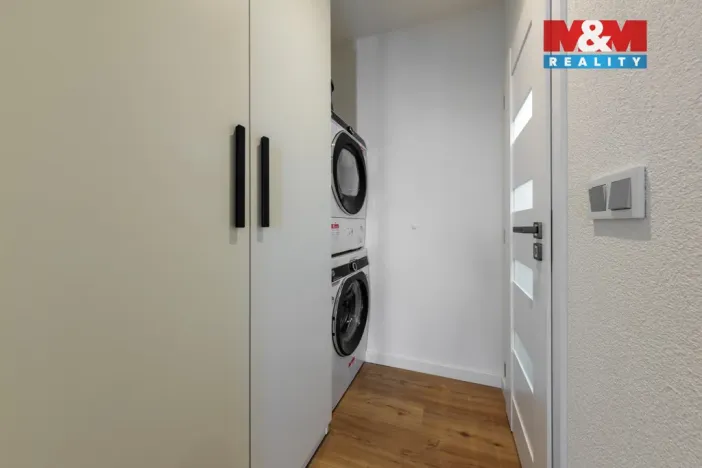 Pronájem bytu 2+kk, Karlovy Vary, Krymská, 54 m2