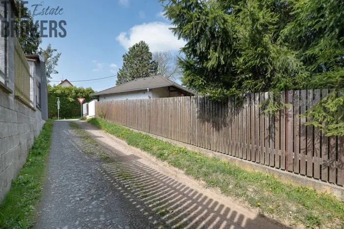 Prodej pozemku, Pyšely, 1325 m2