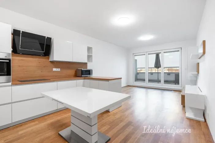 Pronájem bytu 3+kk, Praha - Letňany, Hlučkova, 74 m2