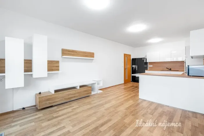 Pronájem bytu 3+kk, Praha - Letňany, Hlučkova, 74 m2