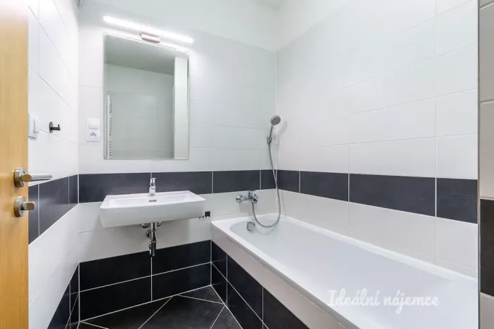 Pronájem bytu 3+kk, Praha - Letňany, Hlučkova, 74 m2