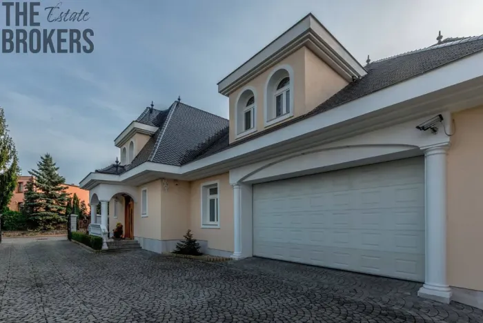 Prodej rodinného domu, Praha - Dolní Měcholupy, U přejezdu, 359 m2