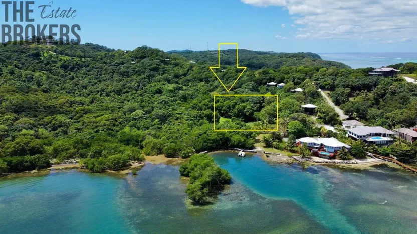 Prodej pozemku, Coxen Hole, Roatán, Honduras, 3265 m2