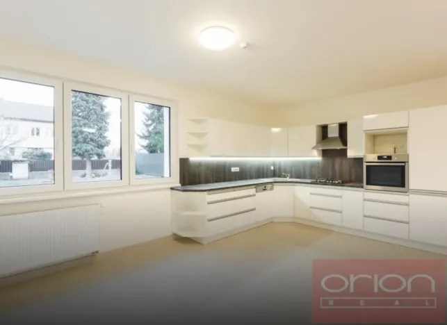 Pronájem rodinného domu, Praha, Ke smrčině, 260 m2