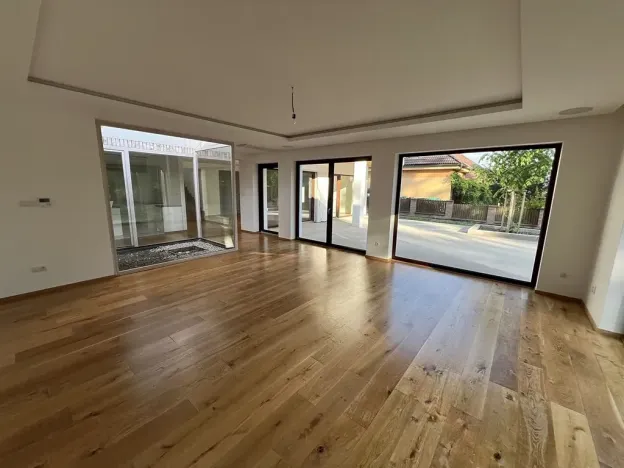 Prodej rodinného domu, Tři Dvory, 235 m2