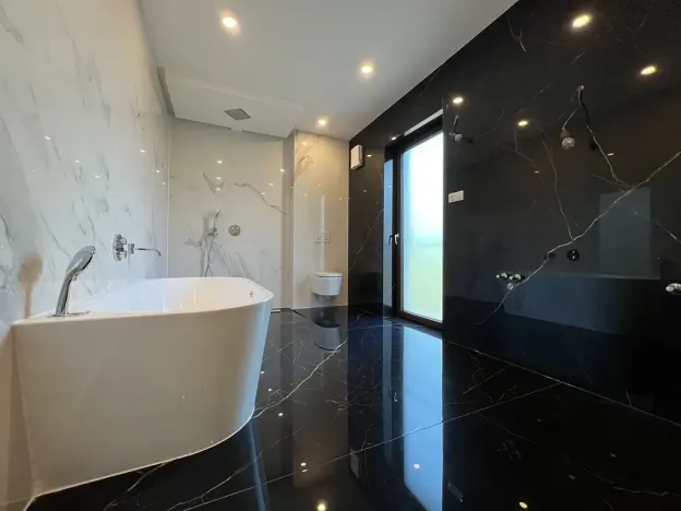 Prodej rodinného domu, Tři Dvory, 235 m2