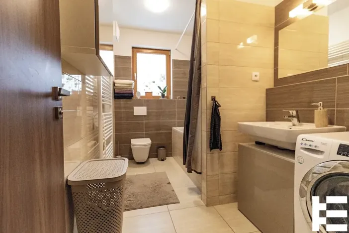 Pronájem bytu 1+kk, Praha - Modřany, Rorýsová, 38 m2