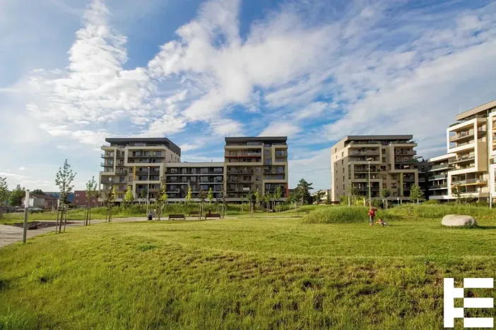 Pronájem bytu 1+kk, Praha - Modřany, Rorýsová, 38 m2