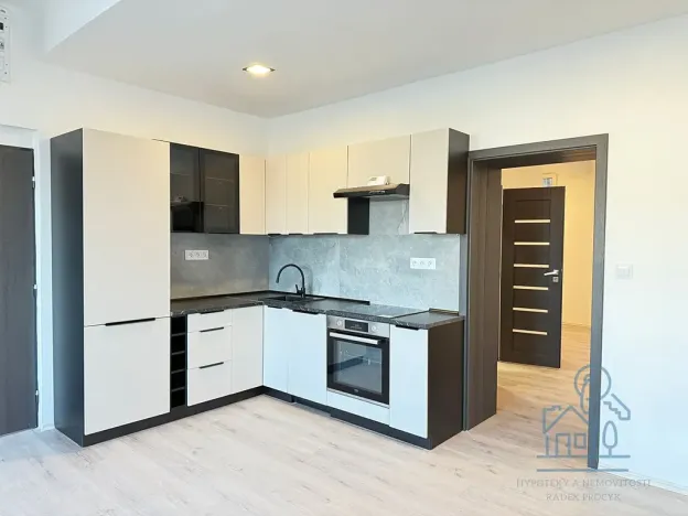 Pronájem bytu 2+kk, Kolín, Školská, 44 m2