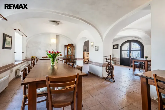 Prodej zemědělské usedlosti, Hluboké Dvory, 951 m2