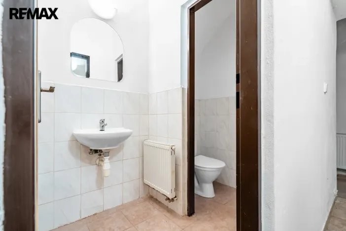 Prodej zemědělské usedlosti, Hluboké Dvory, 951 m2