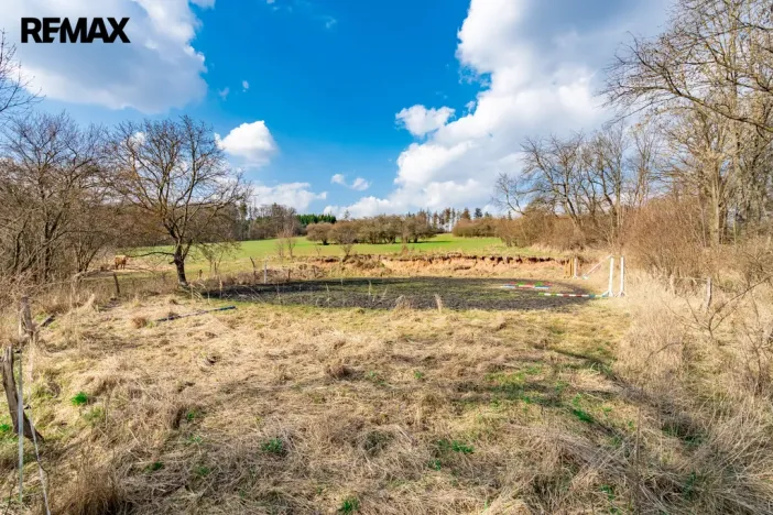 Prodej zemědělské usedlosti, Hluboké Dvory, 951 m2