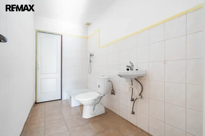 Prodej zemědělské usedlosti, Hluboké Dvory, 951 m2