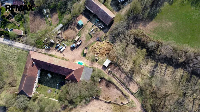 Prodej zemědělské usedlosti, Hluboké Dvory, 951 m2