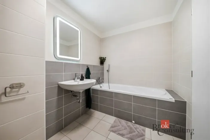 Prodej bytu 2+kk, Hradec Králové - Nový Hradec Králové, Antonína Petrofa, 54 m2