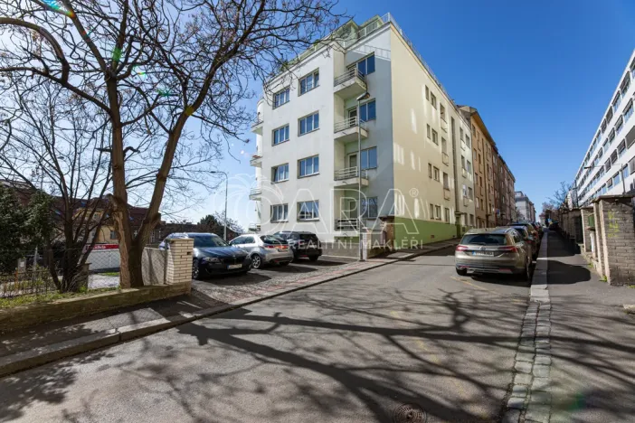 Pronájem bytu 1+kk, Praha - Vinohrady, 24 m2