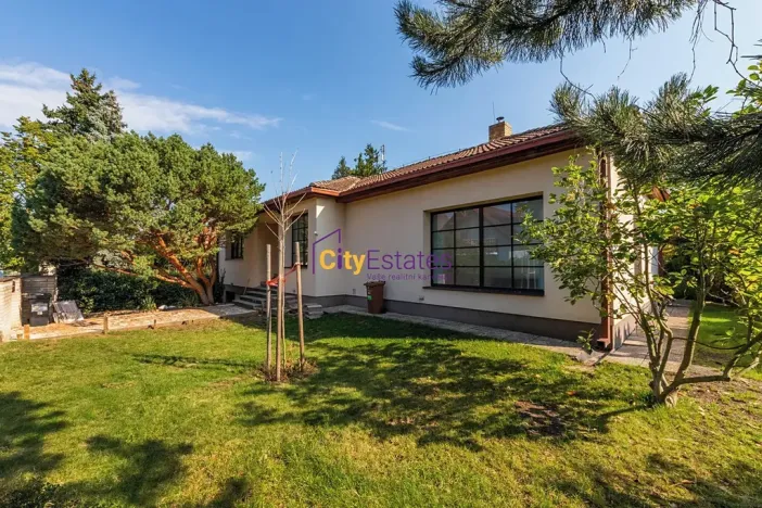 Pronájem rodinného domu, Praha - Šeberov, Zadní, 212 m2