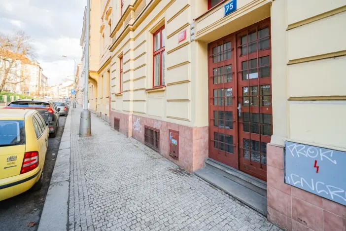 Pronájem bytu 2+kk, Praha - Smíchov, Holečkova, 39 m2