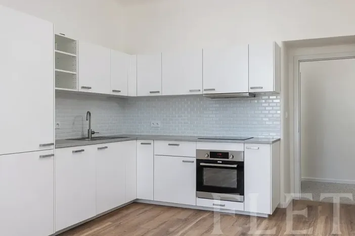 Prodej bytu 2+kk, Praha - Holešovice, U vody, 45 m2