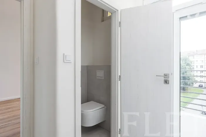 Prodej bytu 2+kk, Praha - Holešovice, U vody, 45 m2