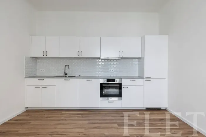 Prodej bytu 2+kk, Praha - Holešovice, Stupkova, 44 m2