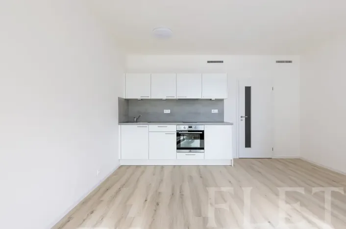 Pronájem bytu 1+kk, Praha - Hloubětín, Kolbenova, 35 m2