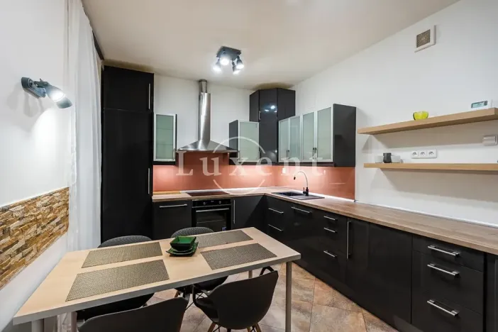 Pronájem bytu 3+1, Praha - Holešovice, Veletržní, 101 m2